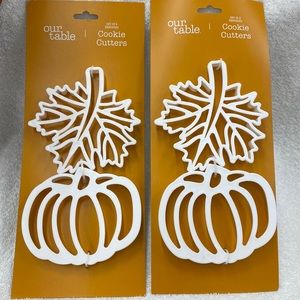 Our Table Cookie Cutters‎ - Maple Leave and Pumpkin - Set of 2